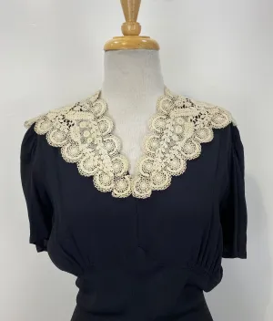 Antique Edwardian Cream Crochet Lace Collar Pieces