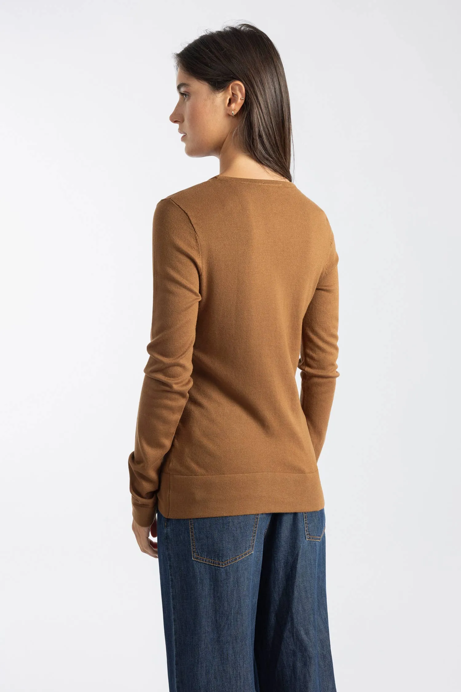 ARIA LIGHT KNIT ROUND NECK SWEATER - CAMEL