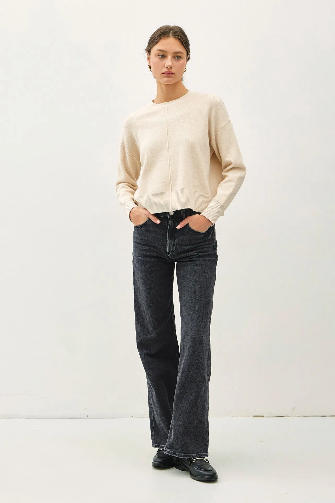 Cropped Solid Crew Neck Sweater with Raised Seam