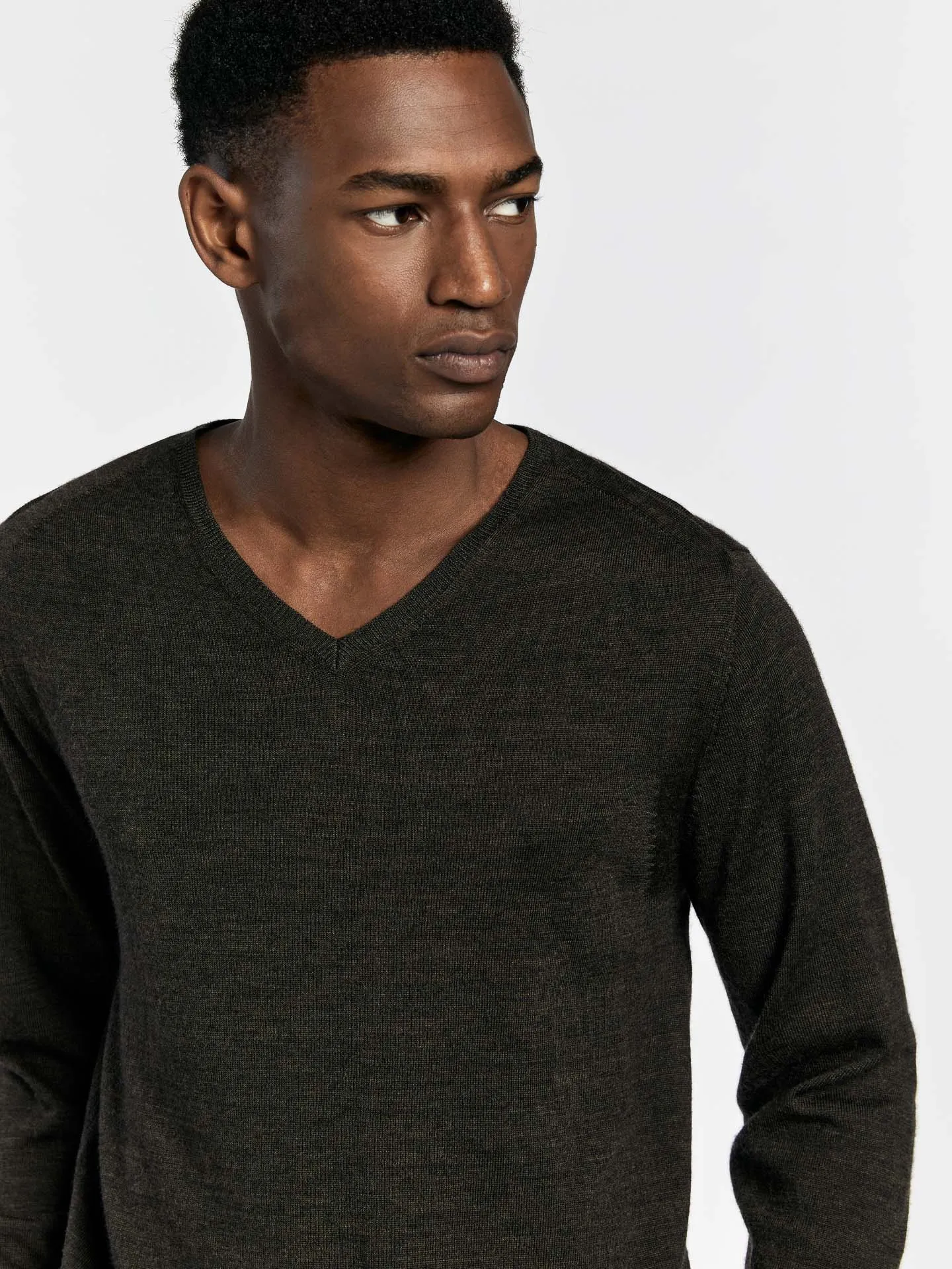 Extra fine merino wool v-neck sweater