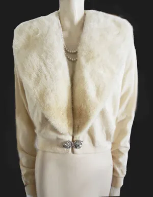 *GORGEOUS VINTAGE PRINGLE OF SCOTLAND VORY CASHMERE EVENING SWEATER WITH AN EXTRA LARGE MINK COLLAR BY PRINGLE WITH A HUGE SPARKLING RHINESTONE CLASP