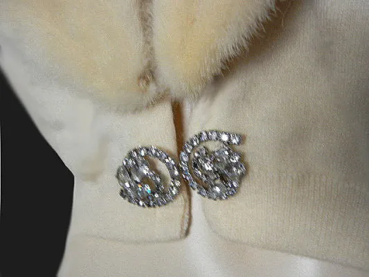 *GORGEOUS VINTAGE PRINGLE OF SCOTLAND VORY CASHMERE EVENING SWEATER WITH AN EXTRA LARGE MINK COLLAR BY PRINGLE WITH A HUGE SPARKLING RHINESTONE CLASP