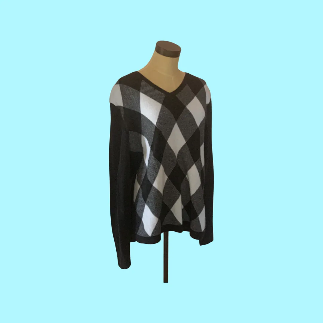 H and M argyle black and white sweater size medium