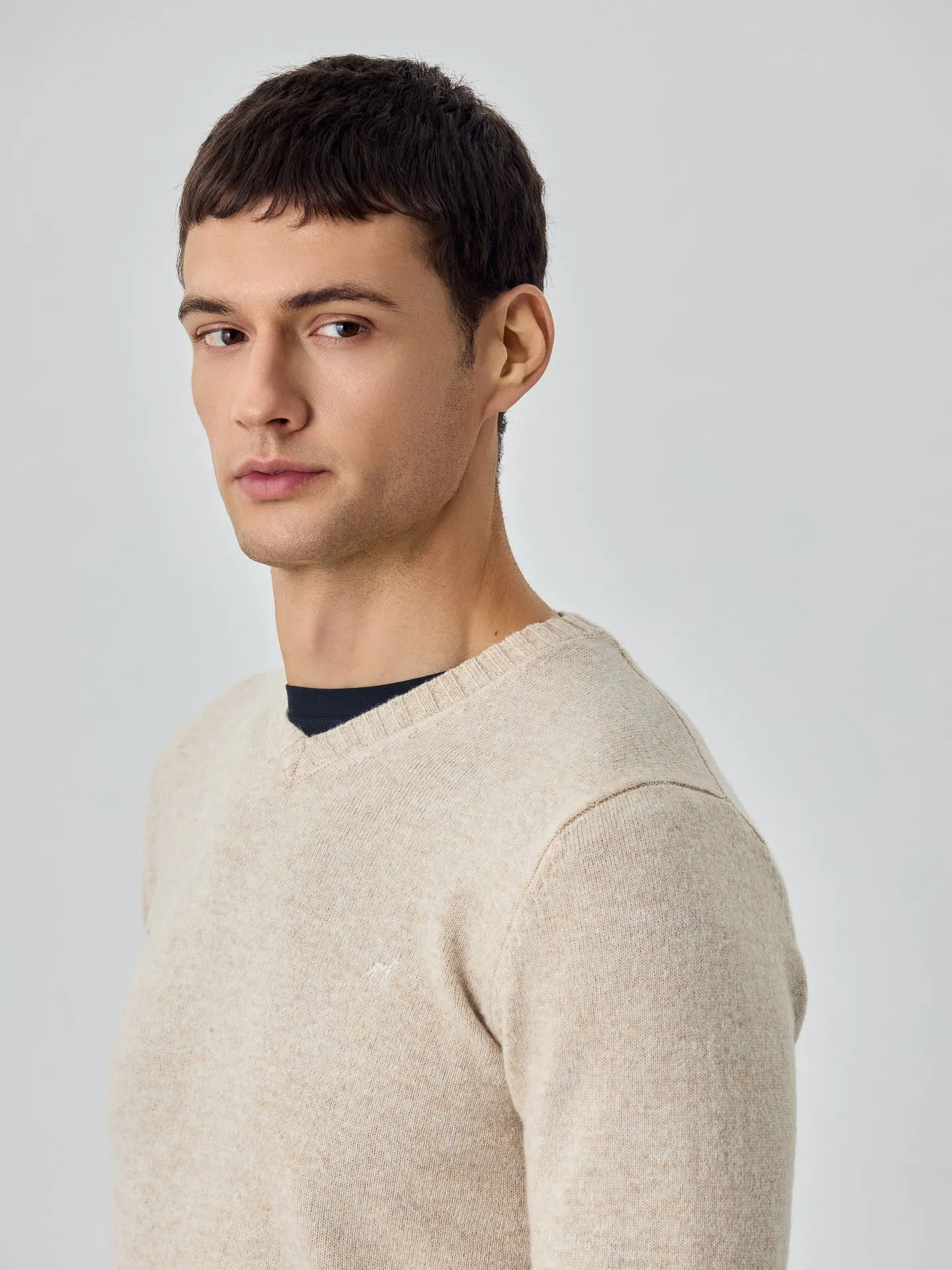 Machine Washable V-Neck Sweater With Long Sleeves In Lambswool