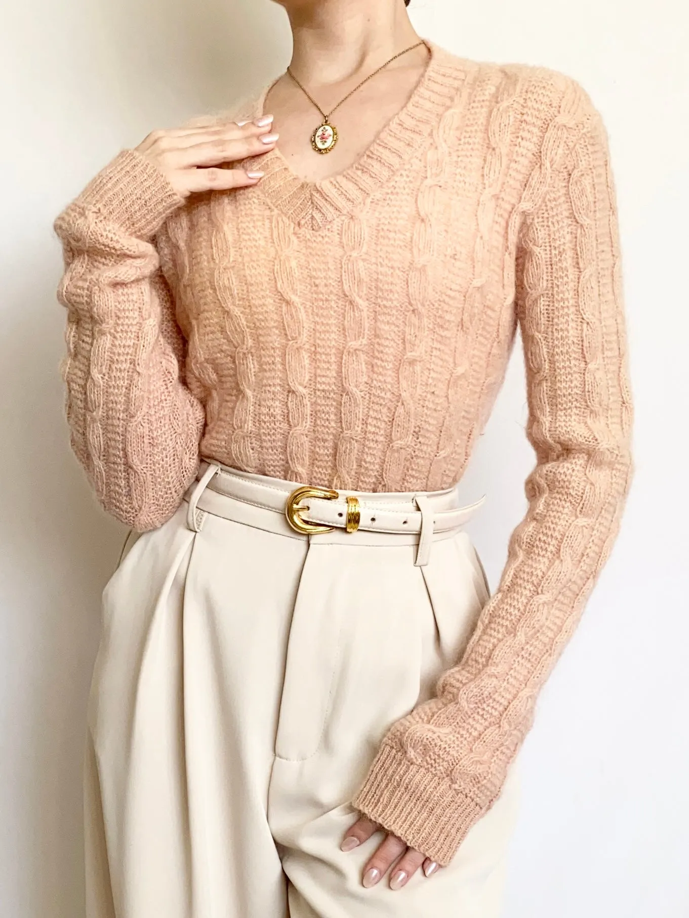 Peach 1950s Mohair V-Neck Cable Knit Sweater (XS)