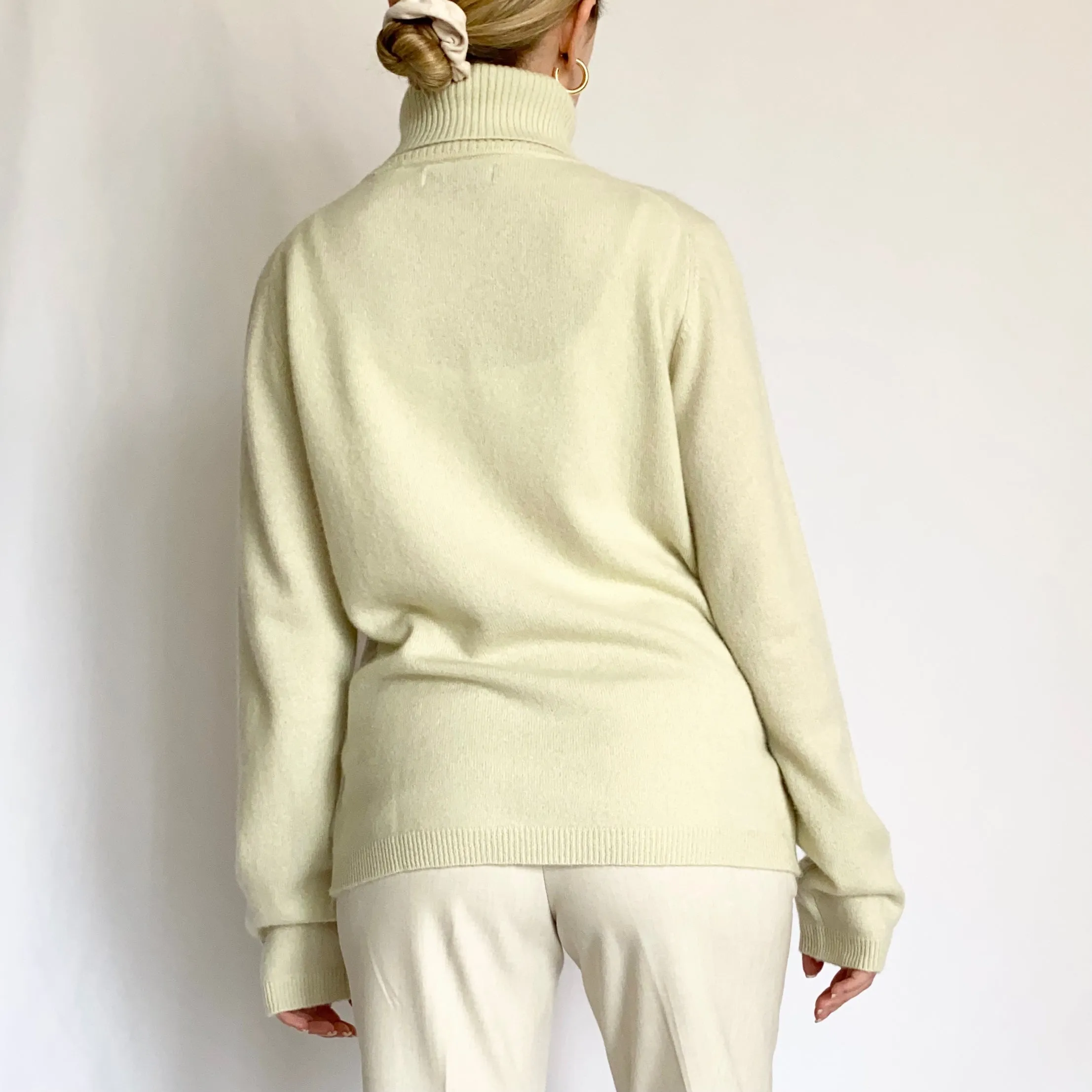 Sea-Foam Green Pure Cashmere Turtleneck Sweater (M)