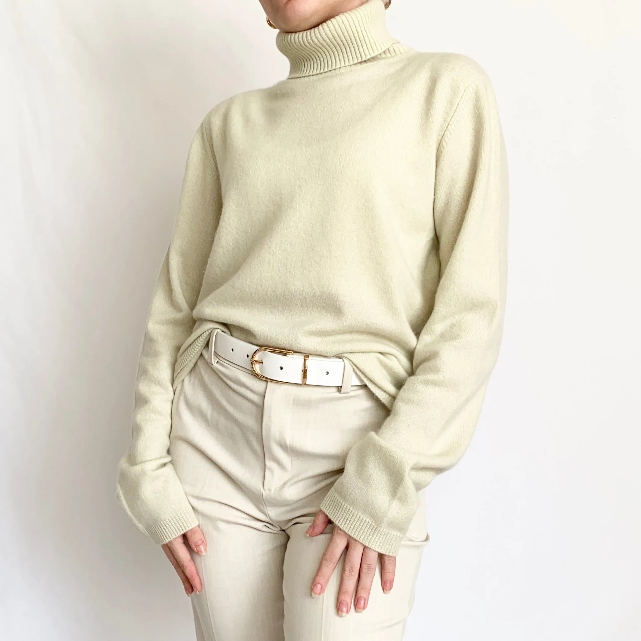 Sea-Foam Green Pure Cashmere Turtleneck Sweater (M)