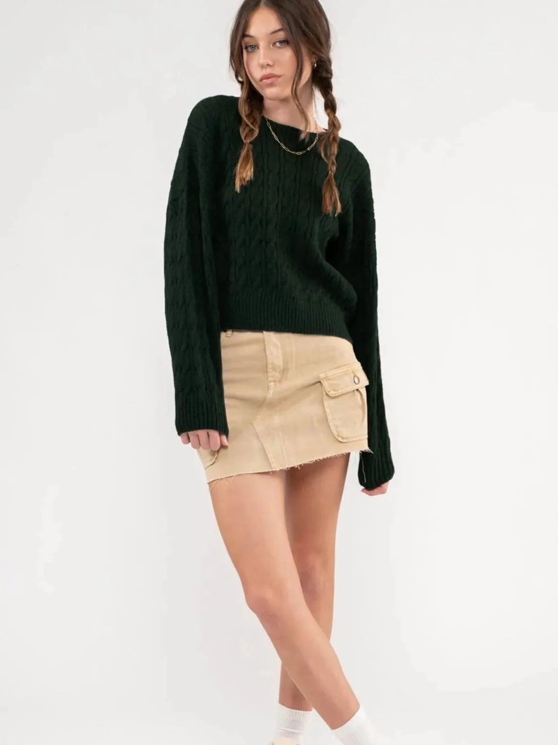 Zaylee Crew Neck Cable Knit Sweater - Hunter Green